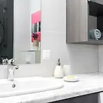 Kuninga Center شقة