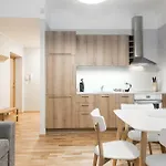 شقة Kuninga Center